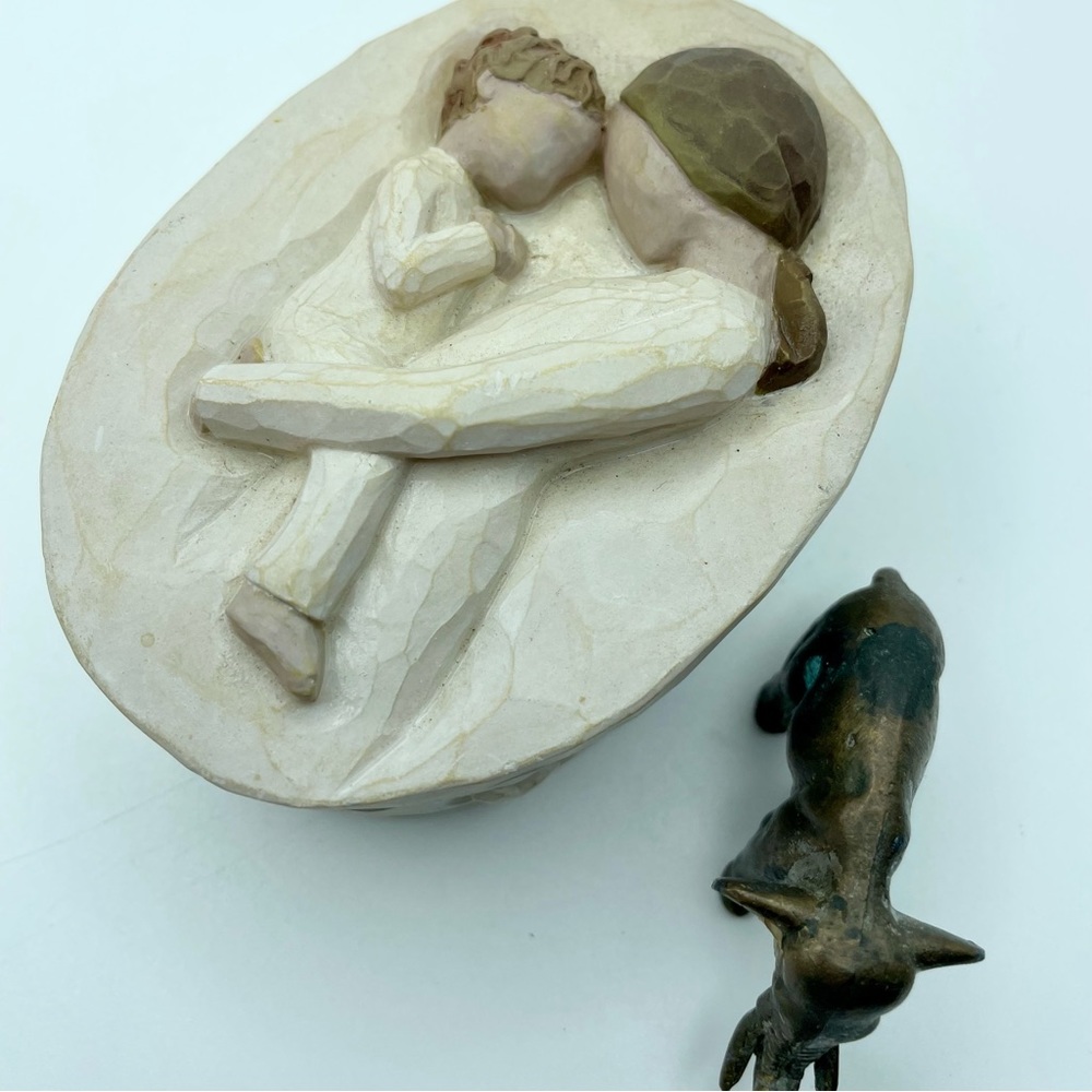 Willow Tree Demdaco “tenderness” oval trinket box, never used